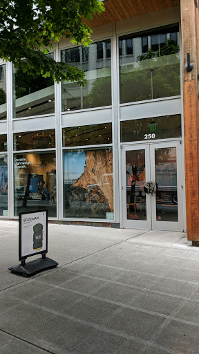 Outdoor Sports Store «Mountain Hardwear Store», reviews and photos, 250 Pine St, Seattle, WA 98101, USA