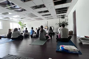 Forum Modern Yoga image