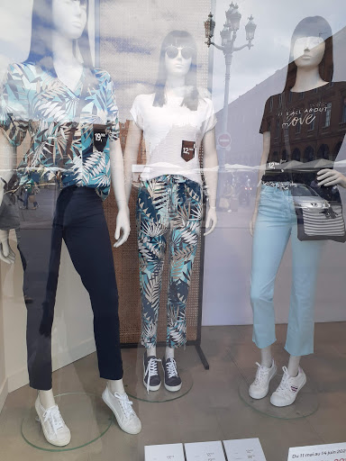 Stores to buy women's jeans Toulouse