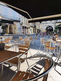 Atmosphère du Restaurant Café de la Place à Agen - n°1