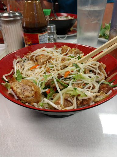 Shopping Mall «Iroquois Manor Shopping Center», reviews and photos, 5330 S 3rd St, Louisville, KY 40214, USA