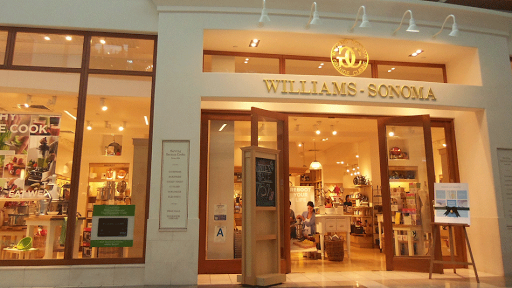 Kitchen Supply Store «Williams-Sonoma», reviews and photos, 3320 W Friendly Ave #108, Greensboro, NC 27410, USA