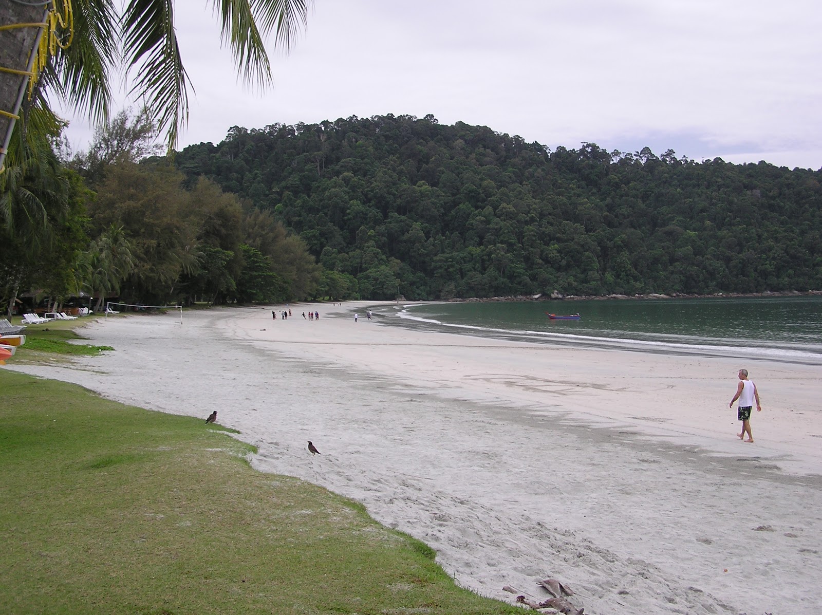 Foto de Teluk Belanga Beach localizado em área natural