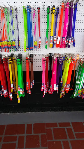 Pet Supply Store «Red Dog Hound & Pet Supply», reviews and photos, 3017 S Sheridan Rd, Tulsa, OK 74129, USA