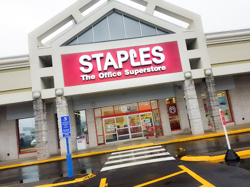 Office Supply Store «Staples», reviews and photos, 35 Talcottville Rd, Vernon, CT 06066, USA
