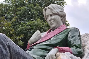 The Oscar Wilde Monument image