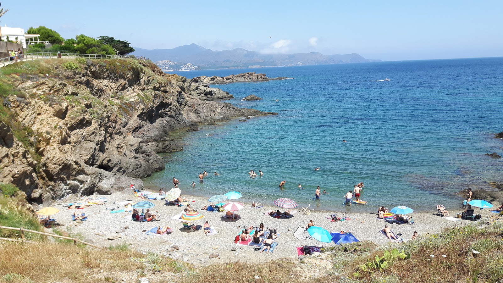 Foto van Platja d'en Belleu met hoog niveau van netheid