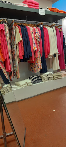 Beoordelingen van Dimension, Vêtements dames in Hoei - Kledingwinkel