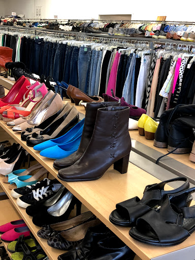 Thrift Store «Thrift Center», reviews and photos, 820 E Shields Ave, Fresno, CA 93704, USA