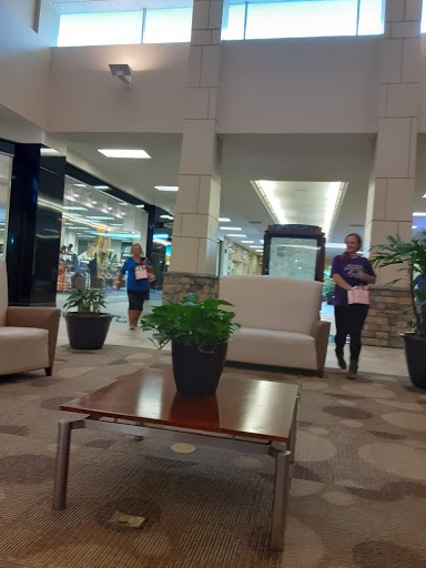 Shopping Mall «Lakeshore Mall», reviews and photos, 150 Pearl Nix Pkwy, Gainesville, GA 30501, USA