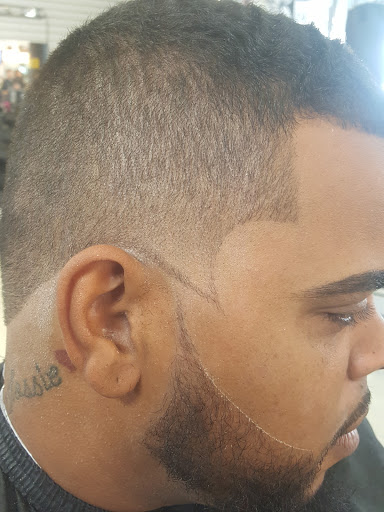 Barber Shop «Top Notch Barber Shop», reviews and photos, 5811 S Crescent Blvd, Pennsauken Township, NJ 08110, USA