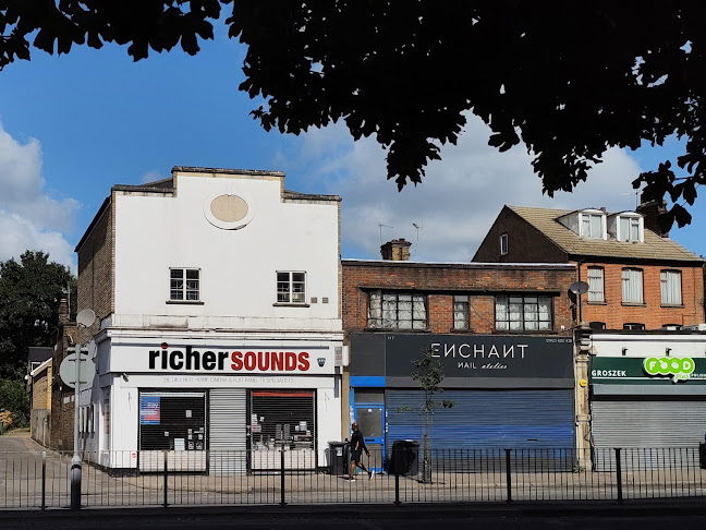 Reviews of Richer Sounds, Watford in Watford - Appliance store
