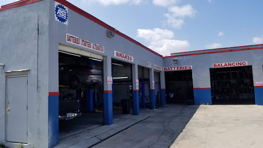 Tire Shop «Smalleys Tire & Auto Repair», reviews and photos, 1001 W Sunrise Blvd, Fort Lauderdale, FL 33311, USA