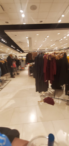 Clothing Store «Forever 21», reviews and photos, 651 Kapkowski Rd, Elizabeth, NJ 07201, USA