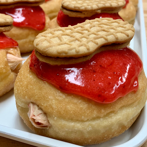 Bakery «Almont Pastry Shop», reviews and photos, 102 N Main St, Almont, MI 48003, USA