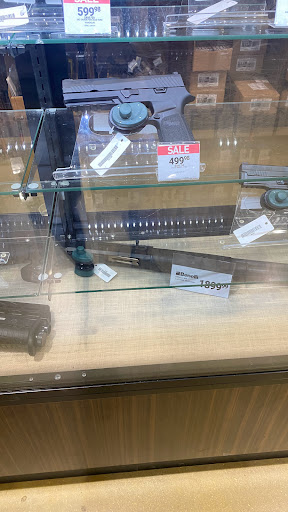 Outdoor Sports Store «Field & Stream», reviews and photos, 2000 N Neil St #2000b, Champaign, IL 61820, USA