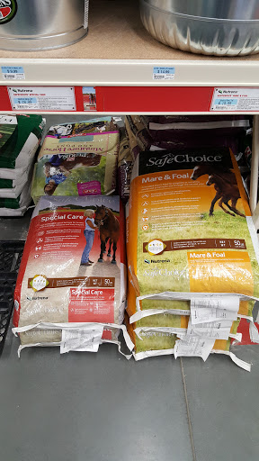 Home Improvement Store «Tractor Supply Co.», reviews and photos, 580 Auto Center Dr, Watsonville, CA 95076, USA