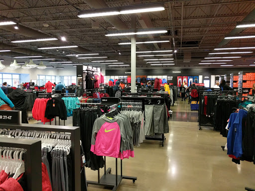 Sportswear Store «Nike Factory Store», reviews and photos, 6800 Oxon Hill Rd #500, Oxon Hill, MD 20745, USA