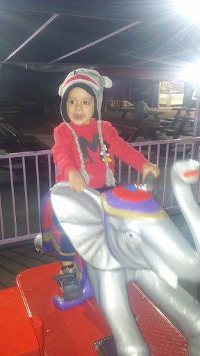 Shopping Mall «Los Amigos Mall», reviews and photos, 307 E Jefferson Blvd, Los Angeles, CA 90011, USA