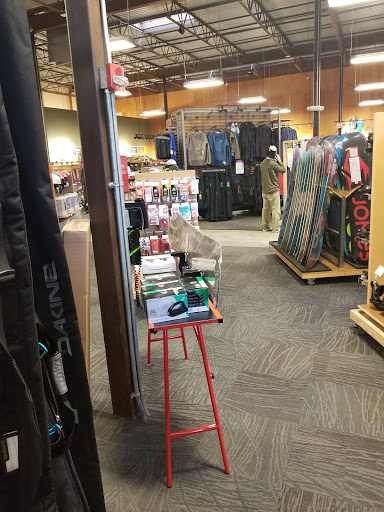 Camping Store «REI», reviews and photos, 766 E Big Beaver Rd, Troy, MI 48083, USA