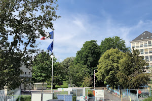 Université de Versailles - Services centraux - Université Paris Saclay