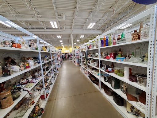 Thrift Store «Goodwill - Blaine: Ball Road NE», reviews and photos, 4333 Ball Rd NE, Circle Pines, MN 55014, USA
