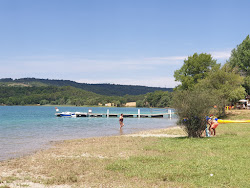 Plage du Base Nautique dArtignosc'in fotoğrafı geniş bir kıyı şeridi ile birlikte