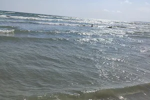 Plaja Ale' Beach image
