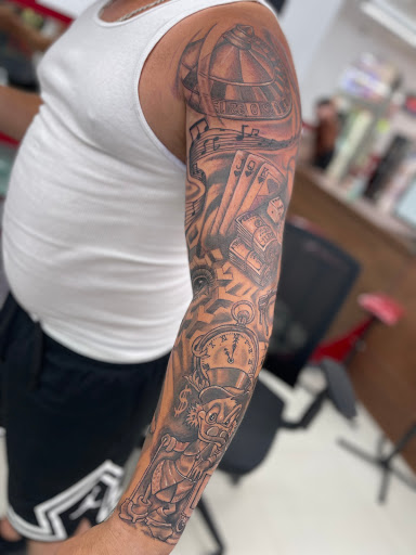 Tattoo Shop «Lucky Tattoo», reviews and photos, 1639 Washington Ave, Miami Beach, FL 33139, USA