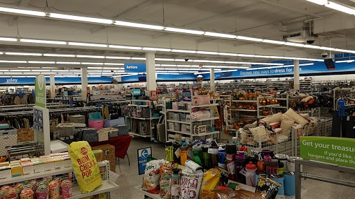 Clothing Store «Ross Dress for Less», reviews and photos, 1900 McLoughlin Blvd, Oregon City, OR 97045, USA