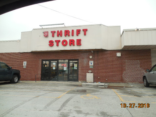 Thrift Store «The Salvation Army Family Store & Donation Center», reviews and photos, 9000 Harlem Ave, Bridgeview, IL 60455, USA