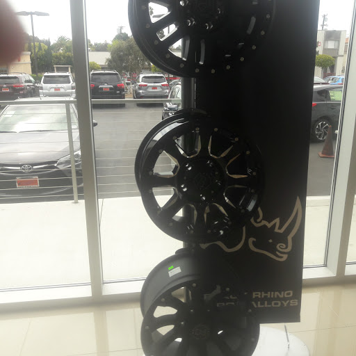Toyota Dealer «Manhattan Beach Toyota», reviews and photos, 1500 N Sepulveda Blvd, Manhattan Beach, CA 90266, USA