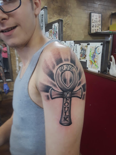 Tattoo Shop «Fast Lane Tattoo (Oracle Rd.)», reviews and photos, 3801 N Oracle Rd, Tucson, AZ 85705, USA
