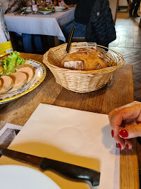 Plats et boissons du Restaurant français Auberge Relais du Pitaval à Brullioles - n°18