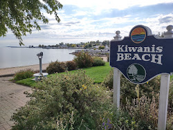Kiwanis Beach'in fotoğrafı imkanlar alanı