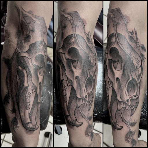 Tattoo Shop «Mine Shaft Tattoo & Piercing», reviews and photos, 8160 S Main St, Helen, GA 30545, USA