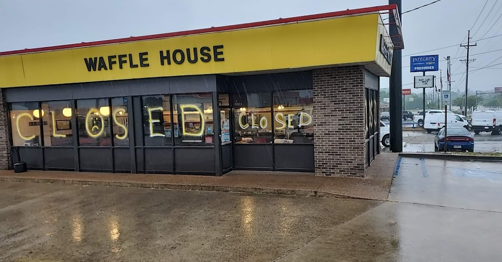 Waffle House 37421