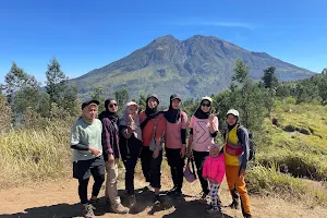 Pemandu Gunung Jawa Tengah PHOENIX image