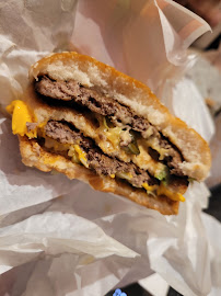 Cheeseburger du Restauration rapide McDonald's à Paris - n°1