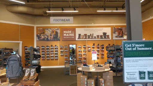 Clothing Store «L.L. Bean», reviews and photos, 1 Ridge Hill Boulevard, Yonkers, NY 10710, USA