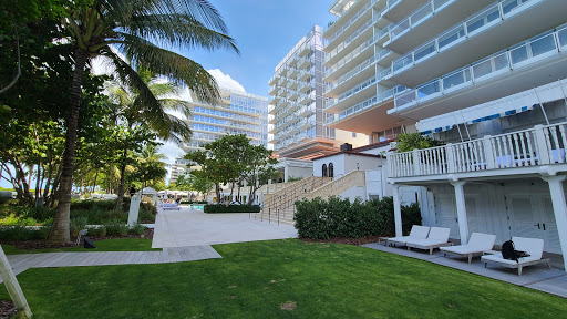 Luxury Hotel «Four Seasons Hotel at The Surf Club, Surfside, Florida», reviews and photos, 9101 Collins Ave, Surfside, FL 33154, USA