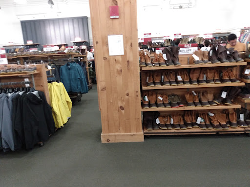 Clothing Store «L.L. Bean Outlet», reviews and photos, 1 Freeport Village Station, Freeport, ME 04033, USA