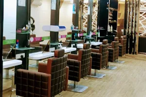 Green Trends Unisex Hair & Style Salon - Nizamabad image