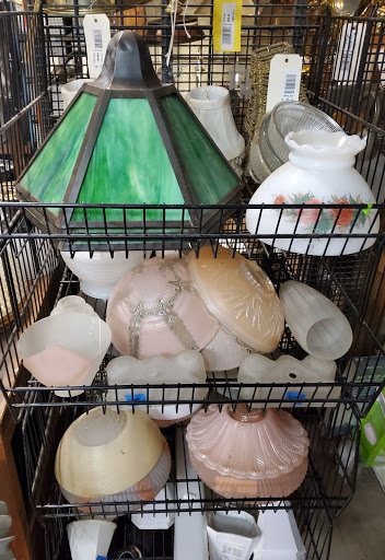 Architectural Salvage Store «Earthwise Architectural Salvage», reviews and photos, 628 E 60th St, Tacoma, WA 98404, USA