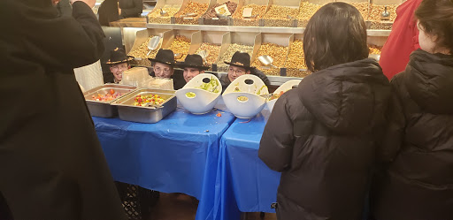 Grocery Store «Chestnut Grocery», reviews and photos, 700 Myrtle Ave, Brooklyn, NY 11205, USA