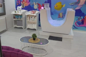 Alya Baby Spa İzmir | Bebek Masajı, Hidroterapi ve Çocuk Gelişimi Merkezi image