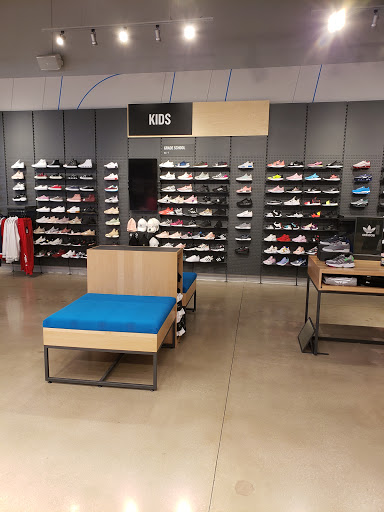 Shoe Store «Finish Line», reviews and photos, 15900 La Cantera Pkwy, San Antonio, TX 78256, USA