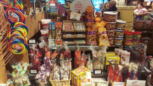 American Restaurant «Cracker Barrel Old Country Store», reviews and photos, 2371 E Aurora Rd, Twinsburg, OH 44087, USA