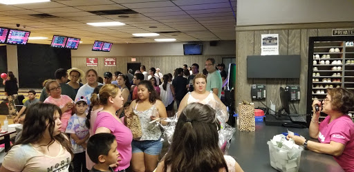 Bowling Alley «Striker Lanes Inc», reviews and photos, 6728 16th St, Berwyn, IL 60402, USA