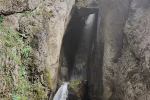 Duf Waterfall image